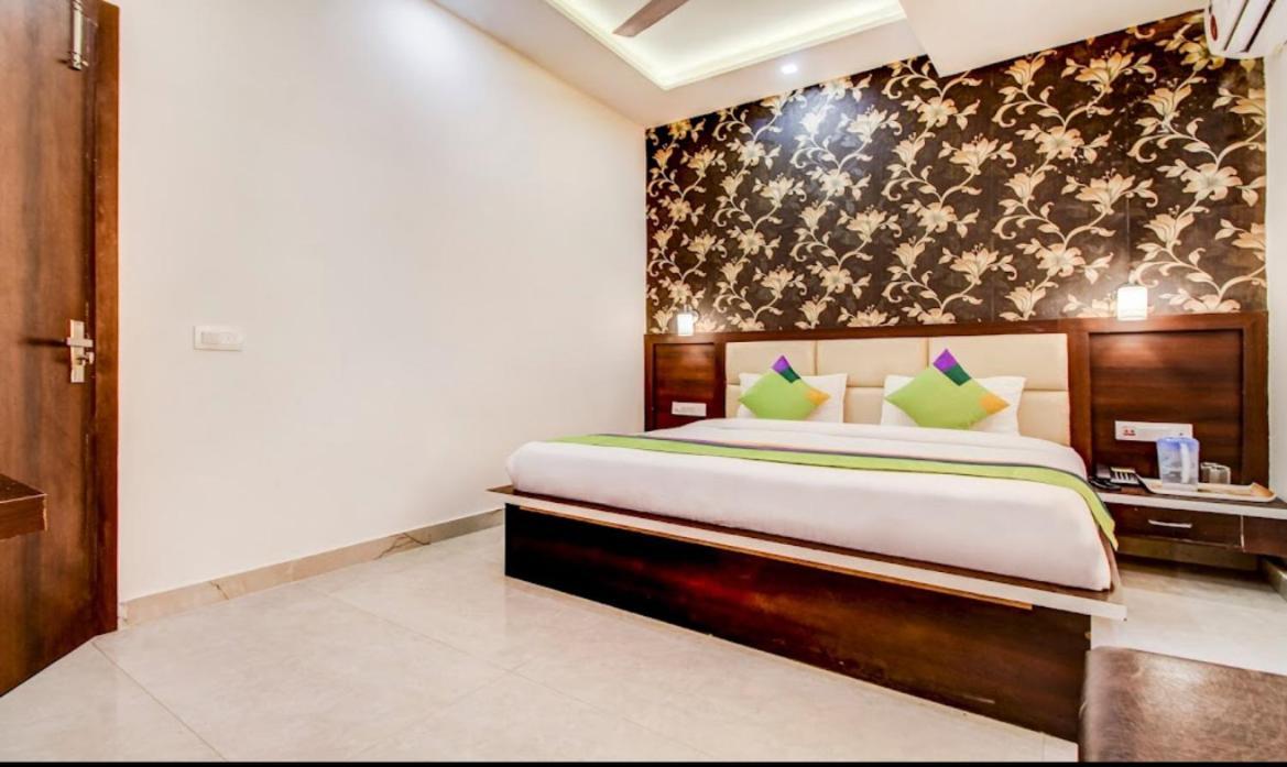 Hotel Whitehouse Ac Family Room อัครา ภายนอก รูปภาพ