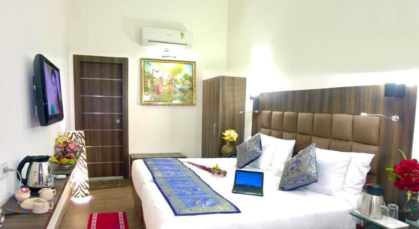 Hotel Whitehouse Ac Family Room อัครา ภายนอก รูปภาพ