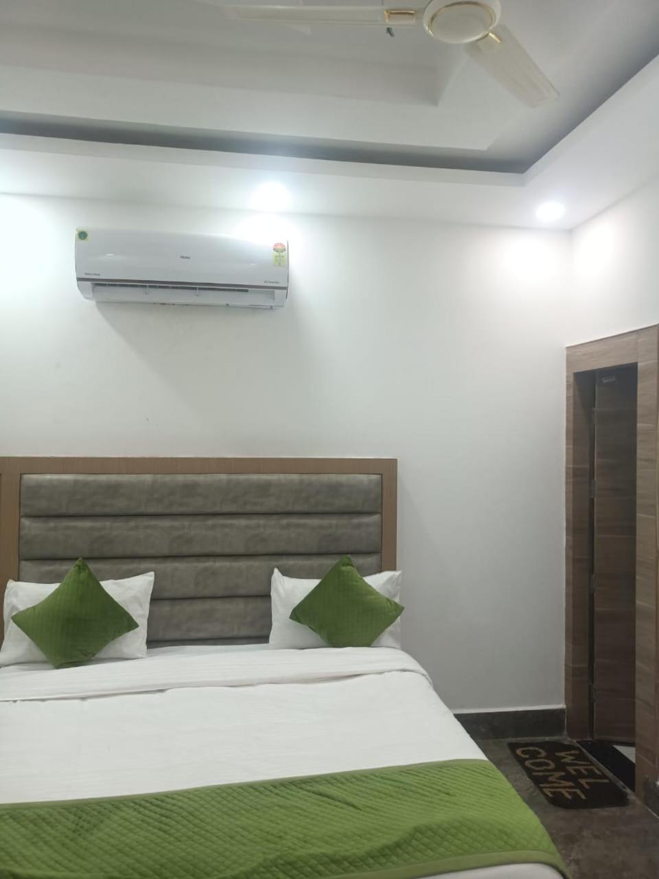 Hotel Whitehouse Ac Family Room อัครา ภายนอก รูปภาพ
