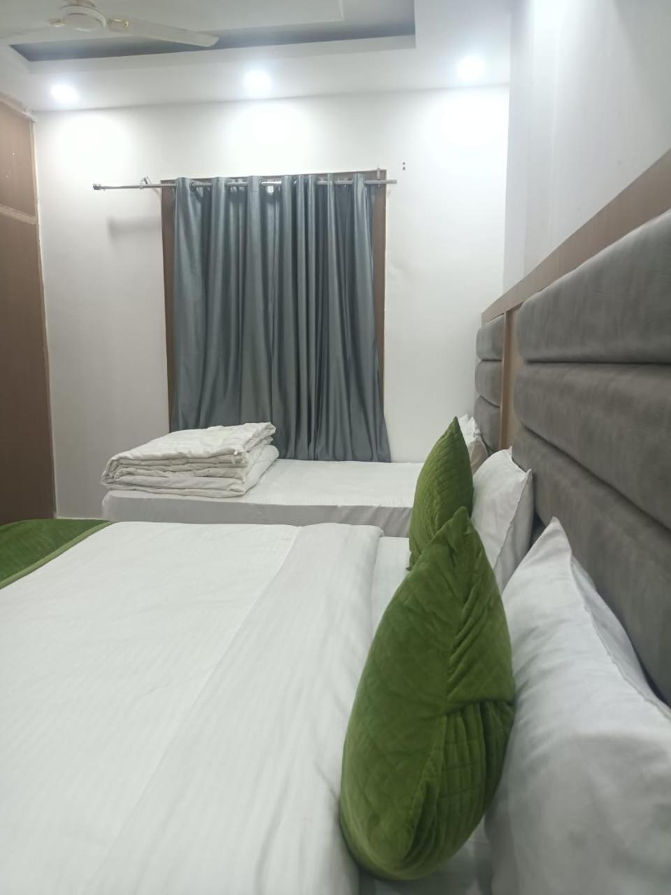 Hotel Whitehouse Ac Family Room อัครา ภายนอก รูปภาพ