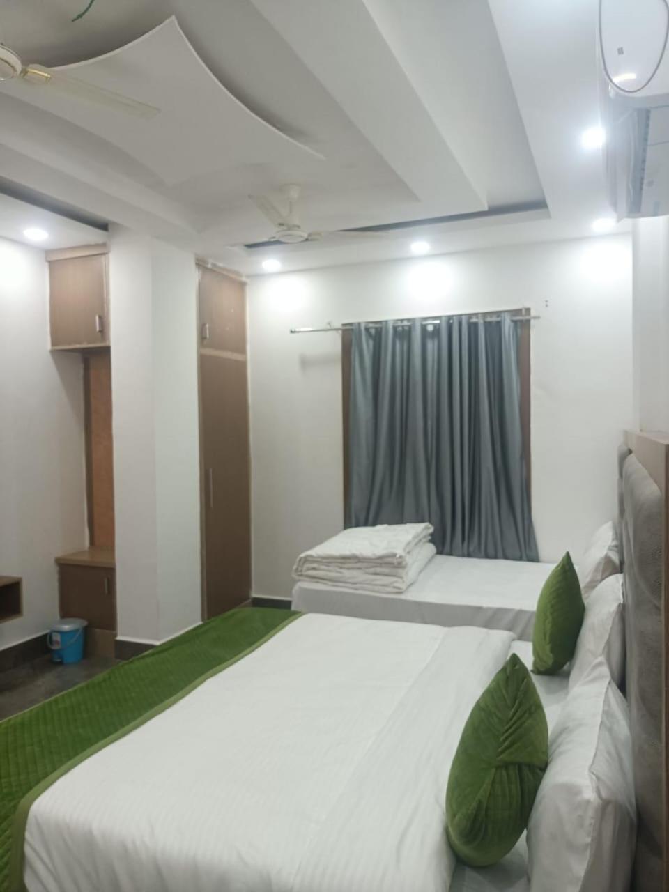 Hotel Whitehouse Ac Family Room อัครา ภายนอก รูปภาพ